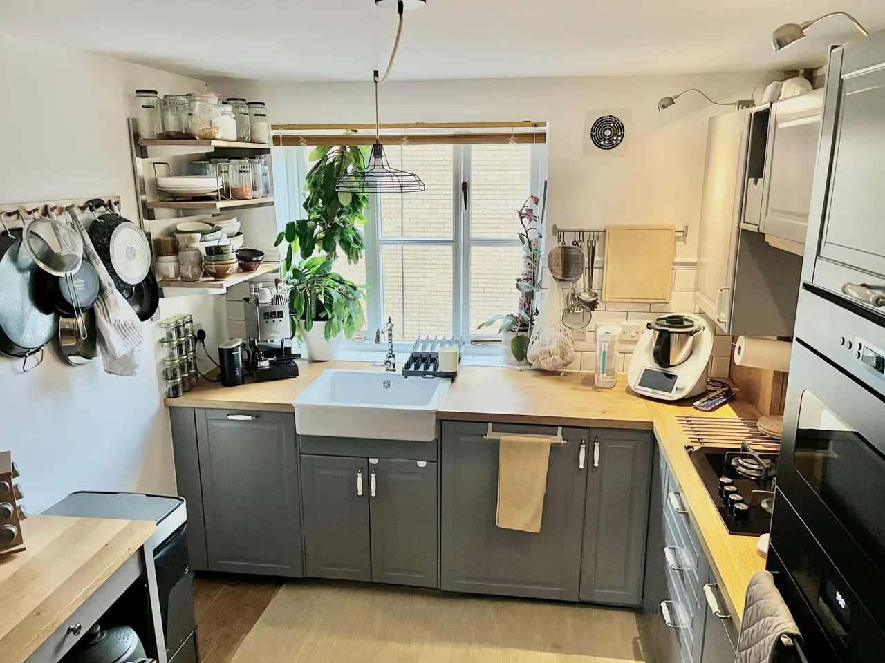 2 bed flat to rent — Flat 7 Buick House, 40 Tidworth Road, London