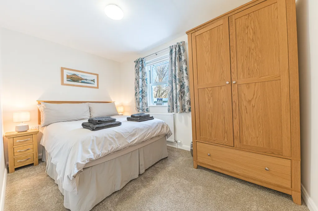 Elm Court, Elliott Park, CA12, photo 15
