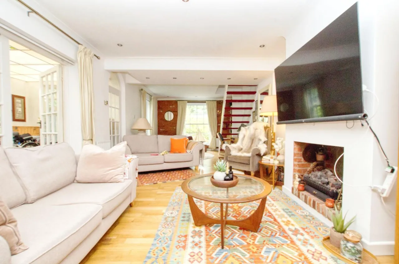 2 bed house for sale — Portsmouth Road, Southampton, Hampshire, SO19 9AR