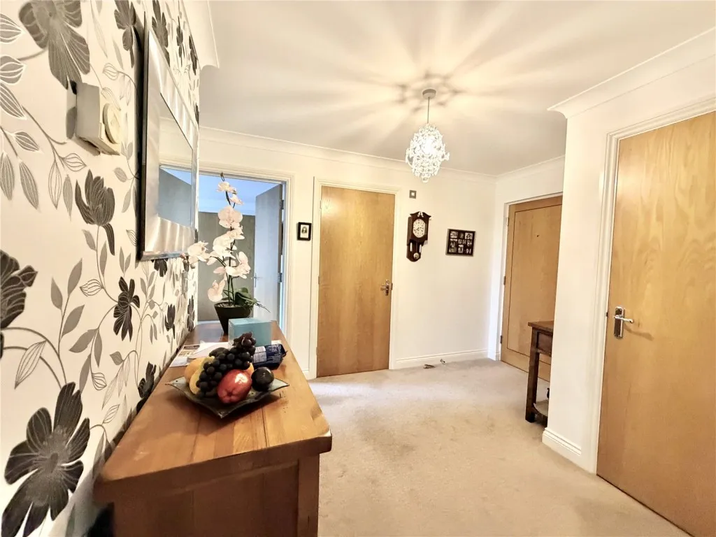 Avenue Road, Lymington, photo 6