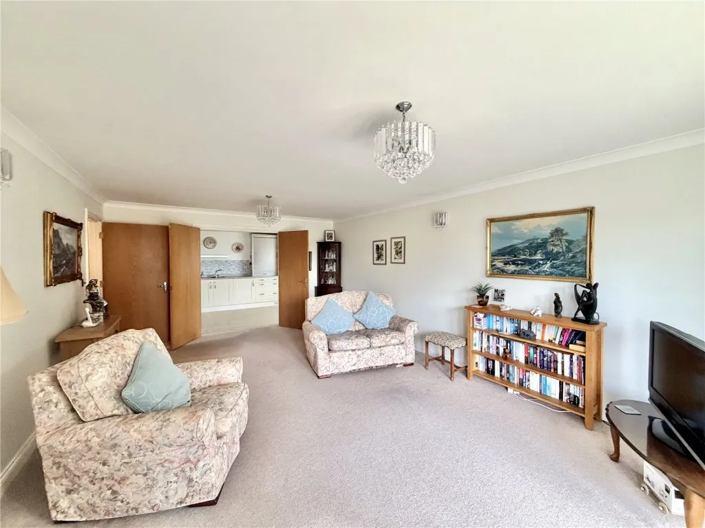 Avenue Road, Lymington, photo 5