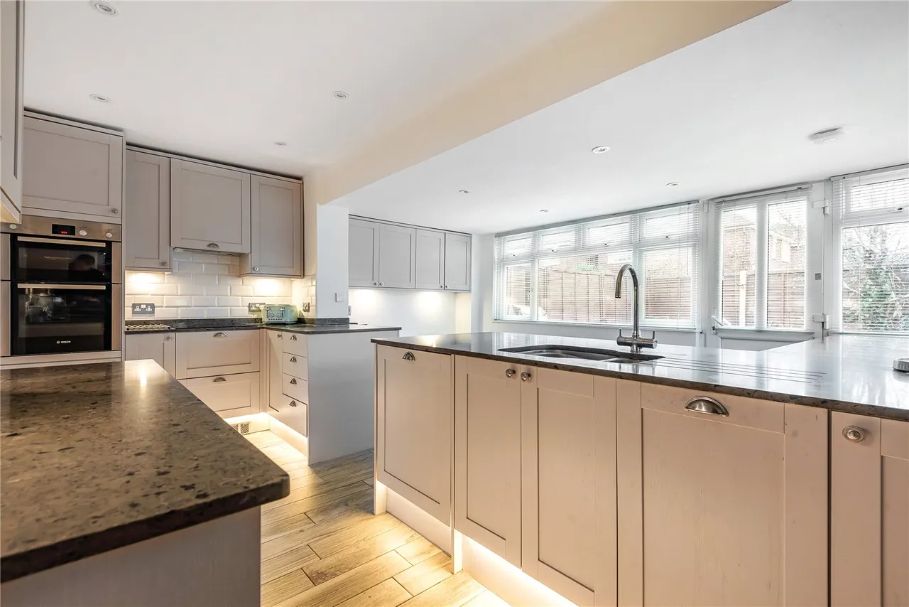 Sunmead Road, Sunbury-On-Thames, TW16 6PF, photo 4