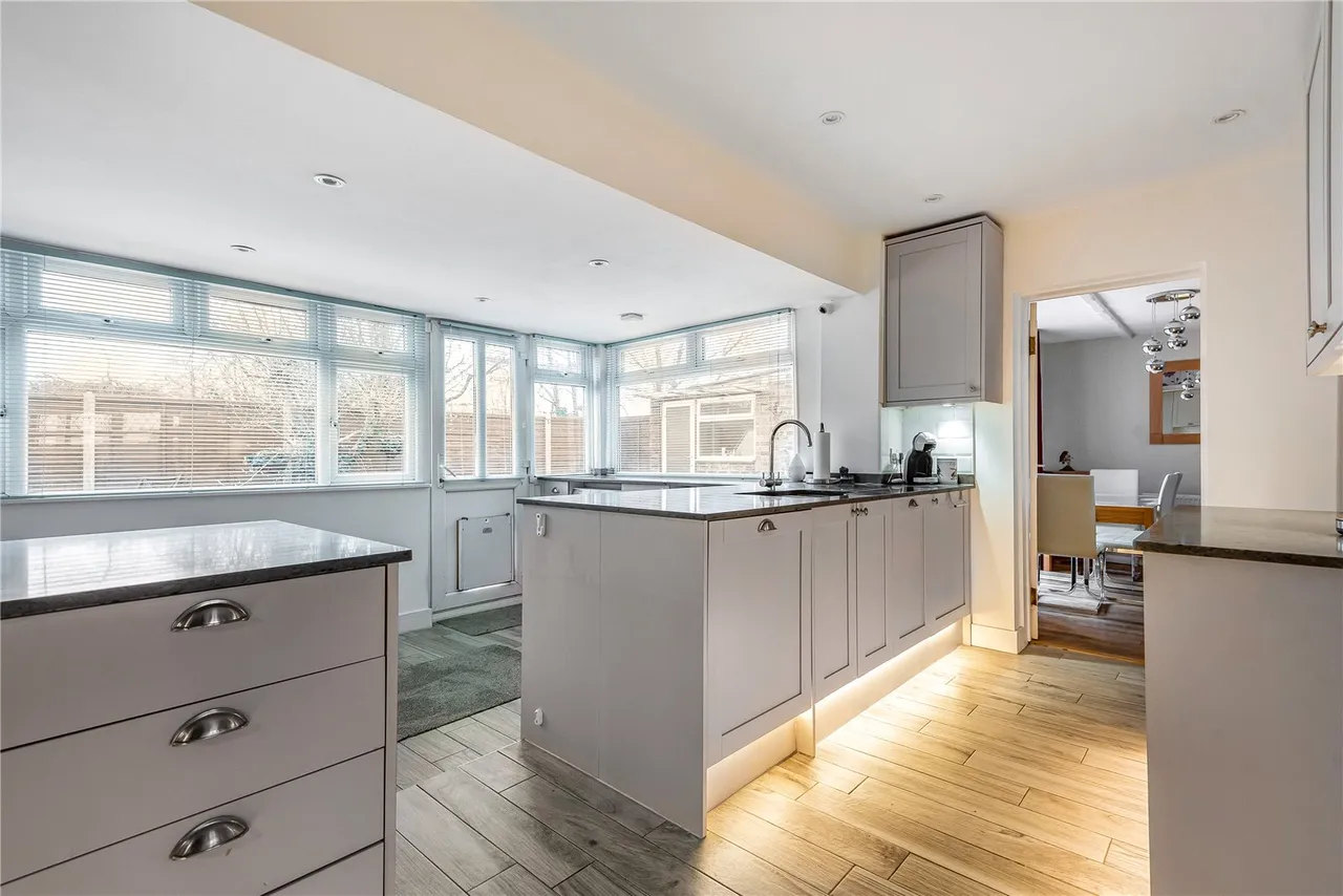 Sunmead Road, Sunbury-On-Thames, TW16 6PF, photo 5