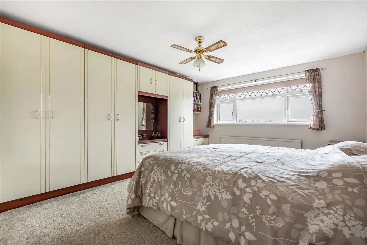 Sunmead Road, Sunbury-On-Thames, TW16 6PF, photo 6