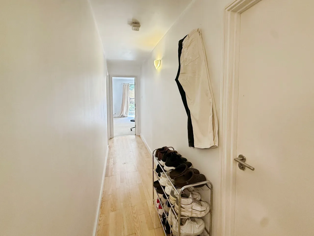 Mile End Road, London, E1, photo 6