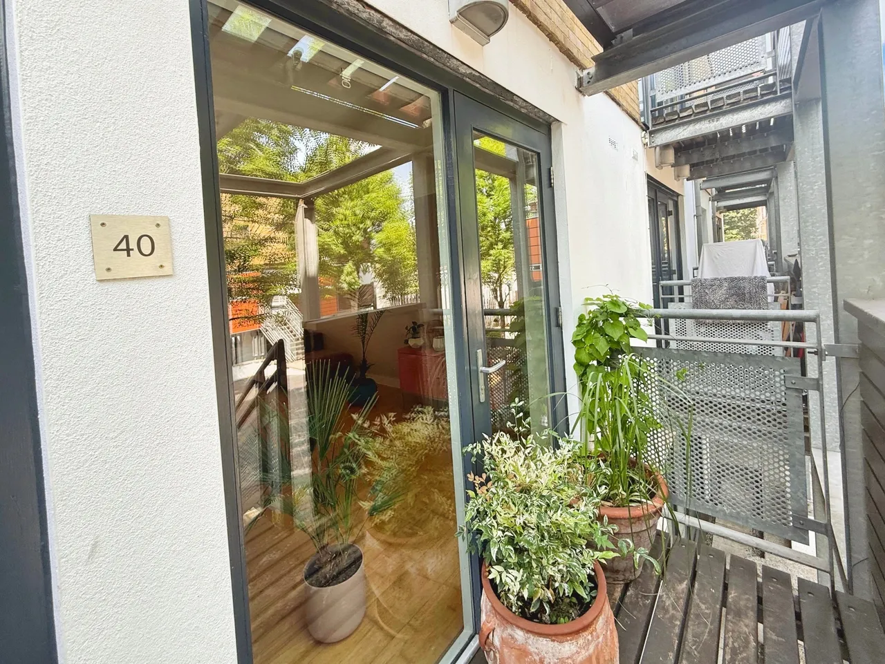 Mile End Road, London, E1, photo 14