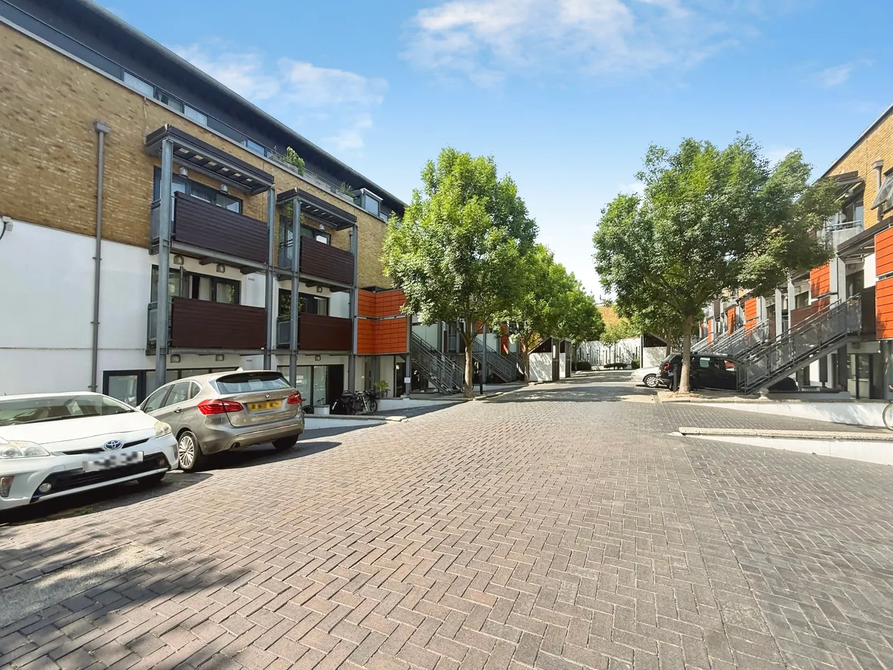 Mile End Road, London, E1, photo 13