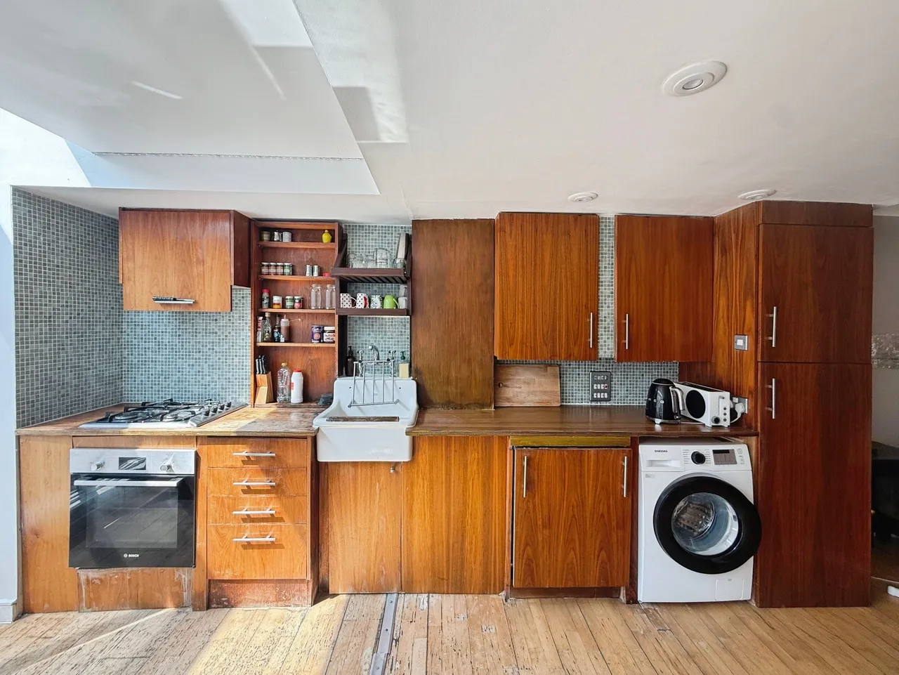 Mile End Road, London, E1, photo 23