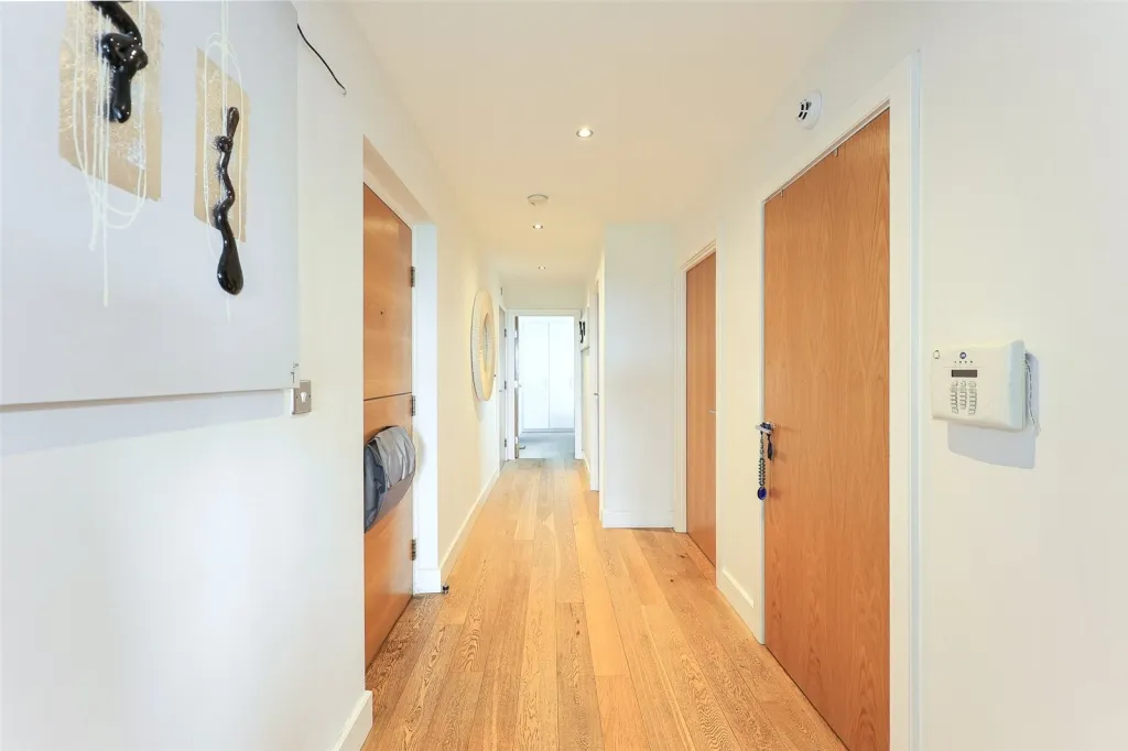 Heritage Avenue, Beaufort Park, NW9, photo 14