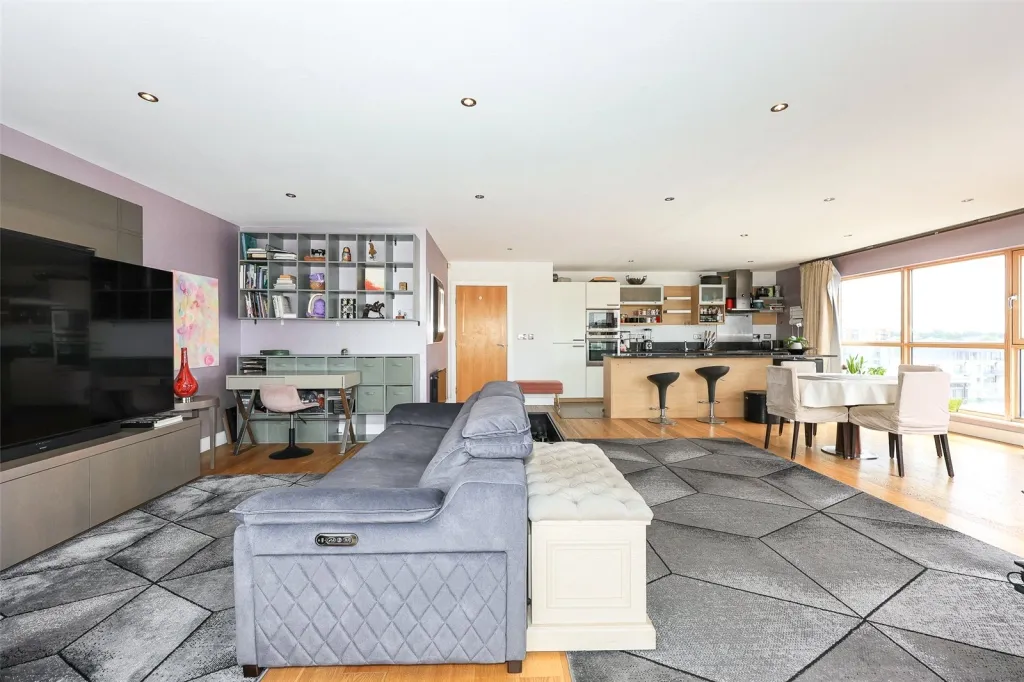 Heritage Avenue, Beaufort Park, NW9, photo 15