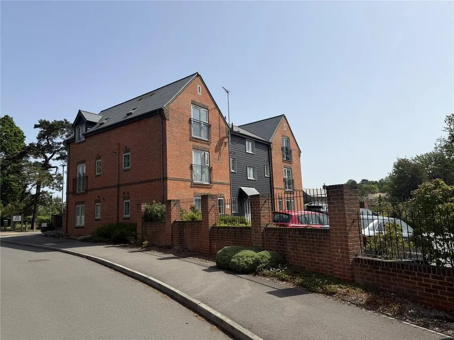 Brunswick Road, Deepcut, GU16, photo 11