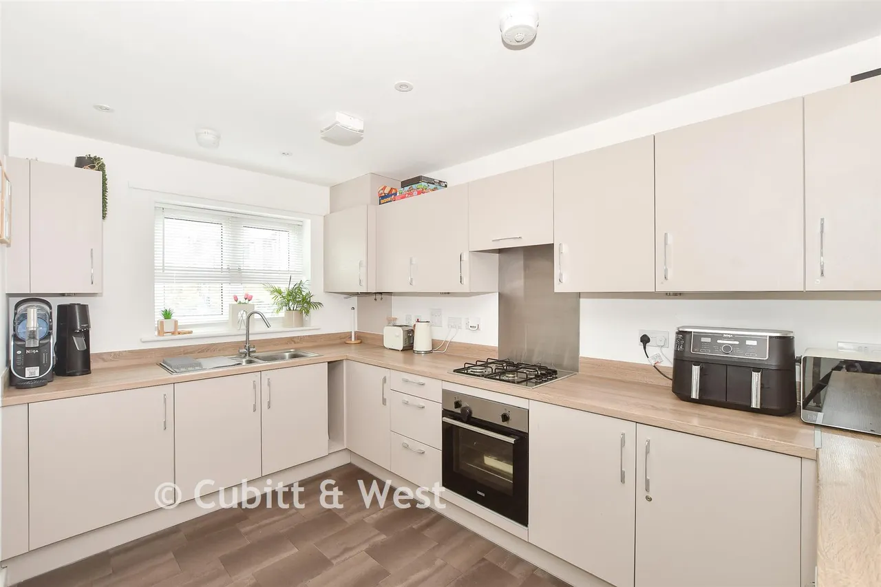 Denchy Mead, Burgess Hill, RH15, photo 5