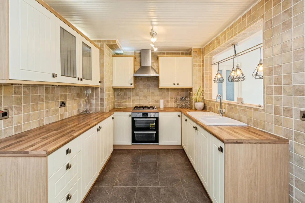 Chanters Avenue, Manchester, M46, photo 5