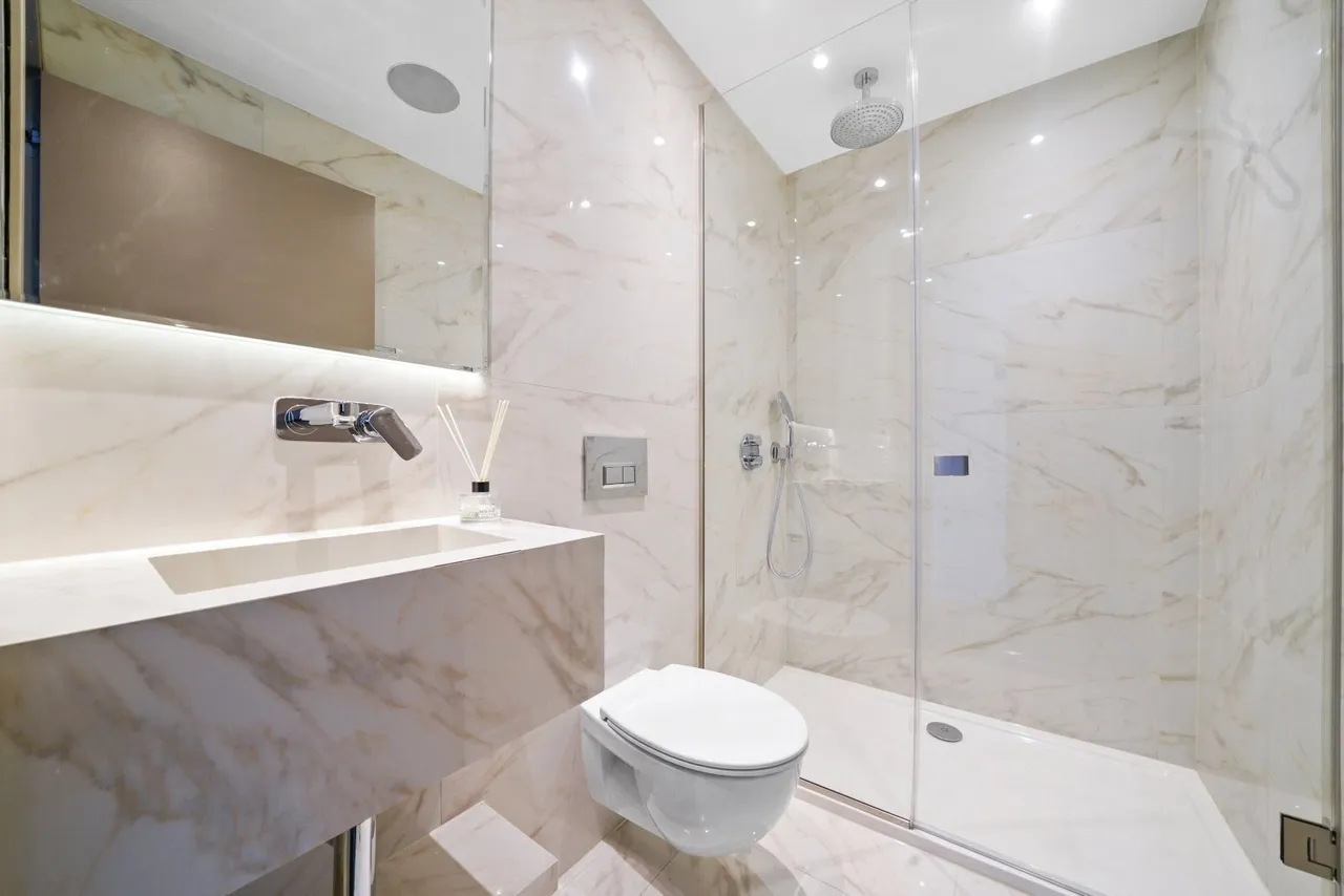 Finchley Road, London, NW3, photo 14