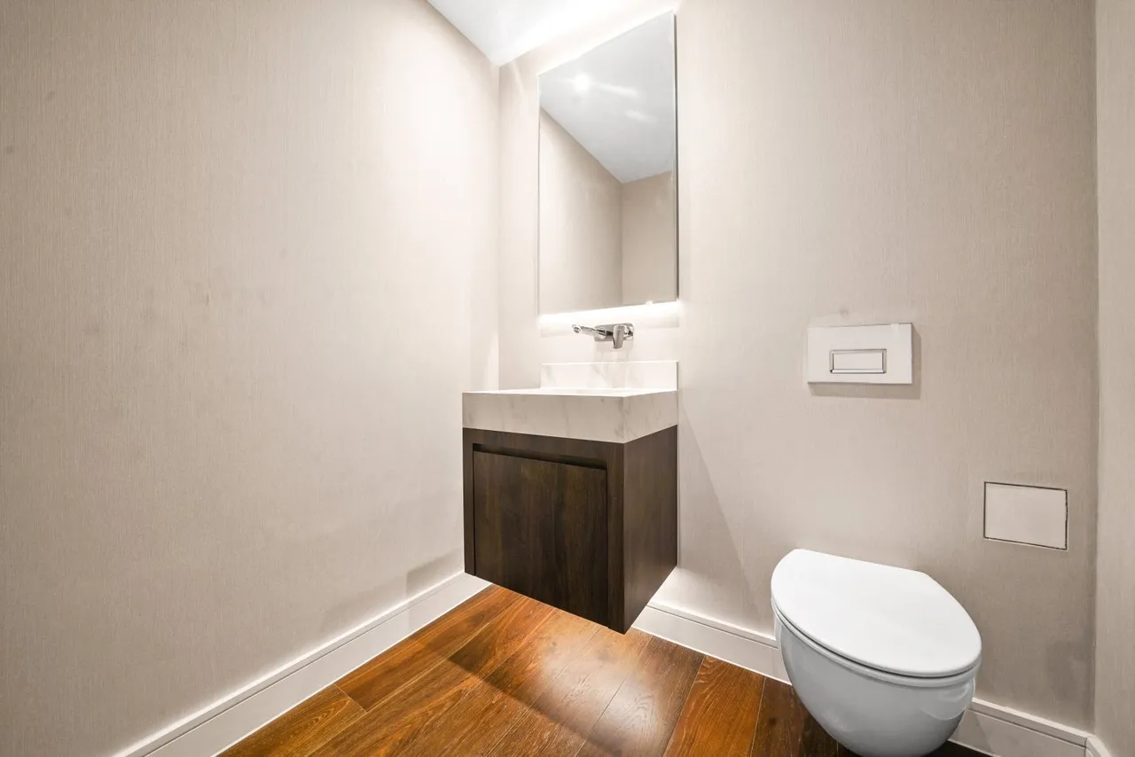 Finchley Road, London, NW3, photo 15