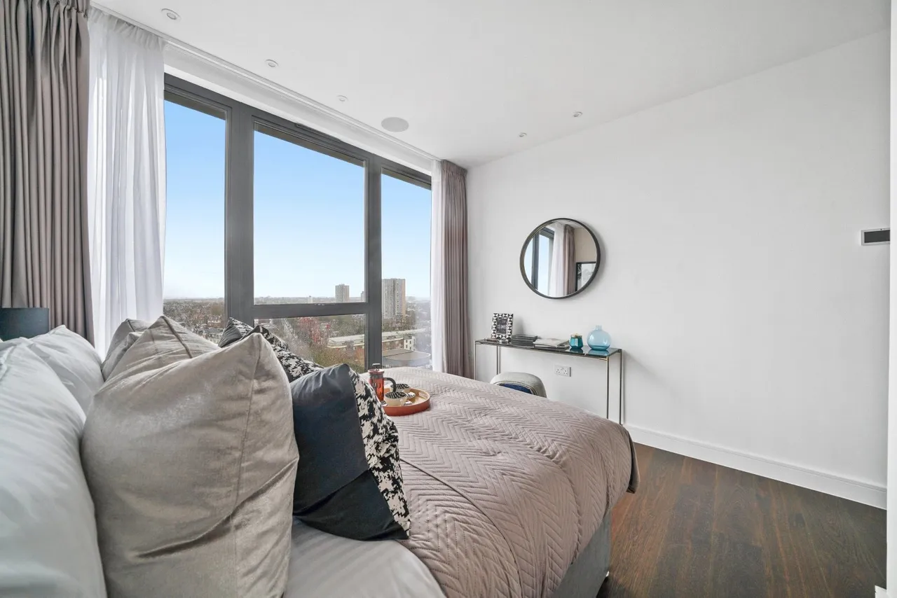Finchley Road, London, NW3, photo 23