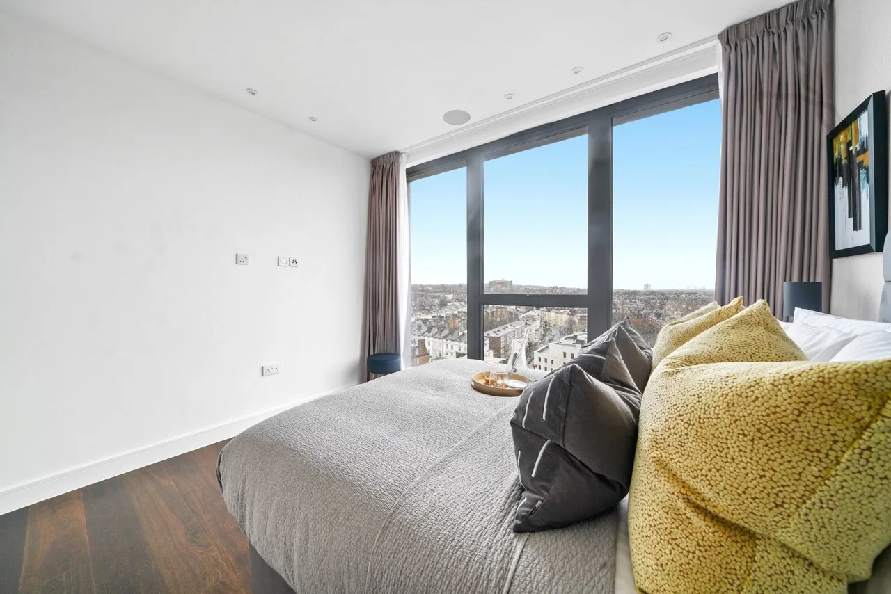 Finchley Road, London, NW3, photo 22