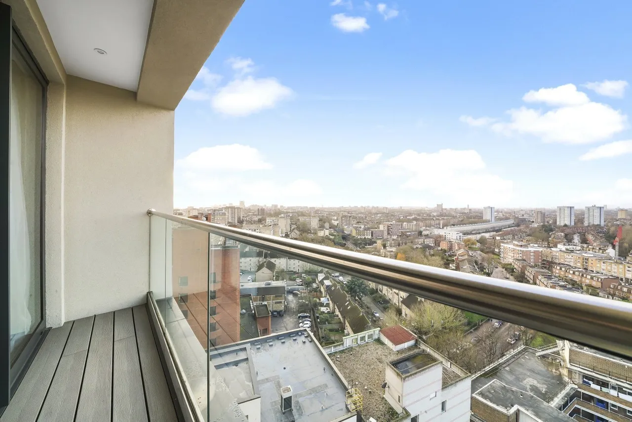 Finchley Road, London, NW3, photo 19
