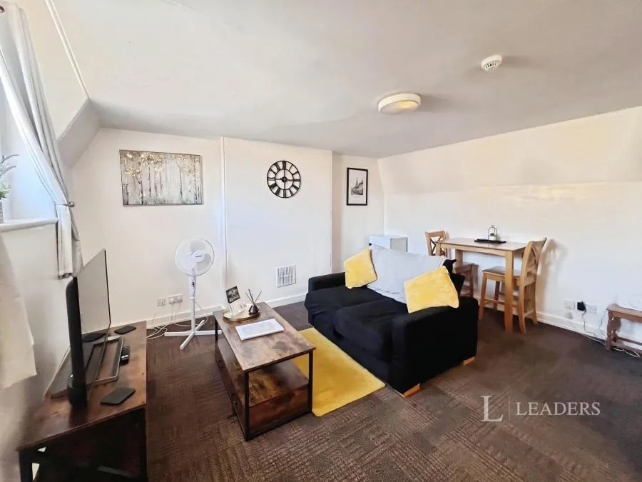 1 bed flat to rent, High Street, Stamford, PE9