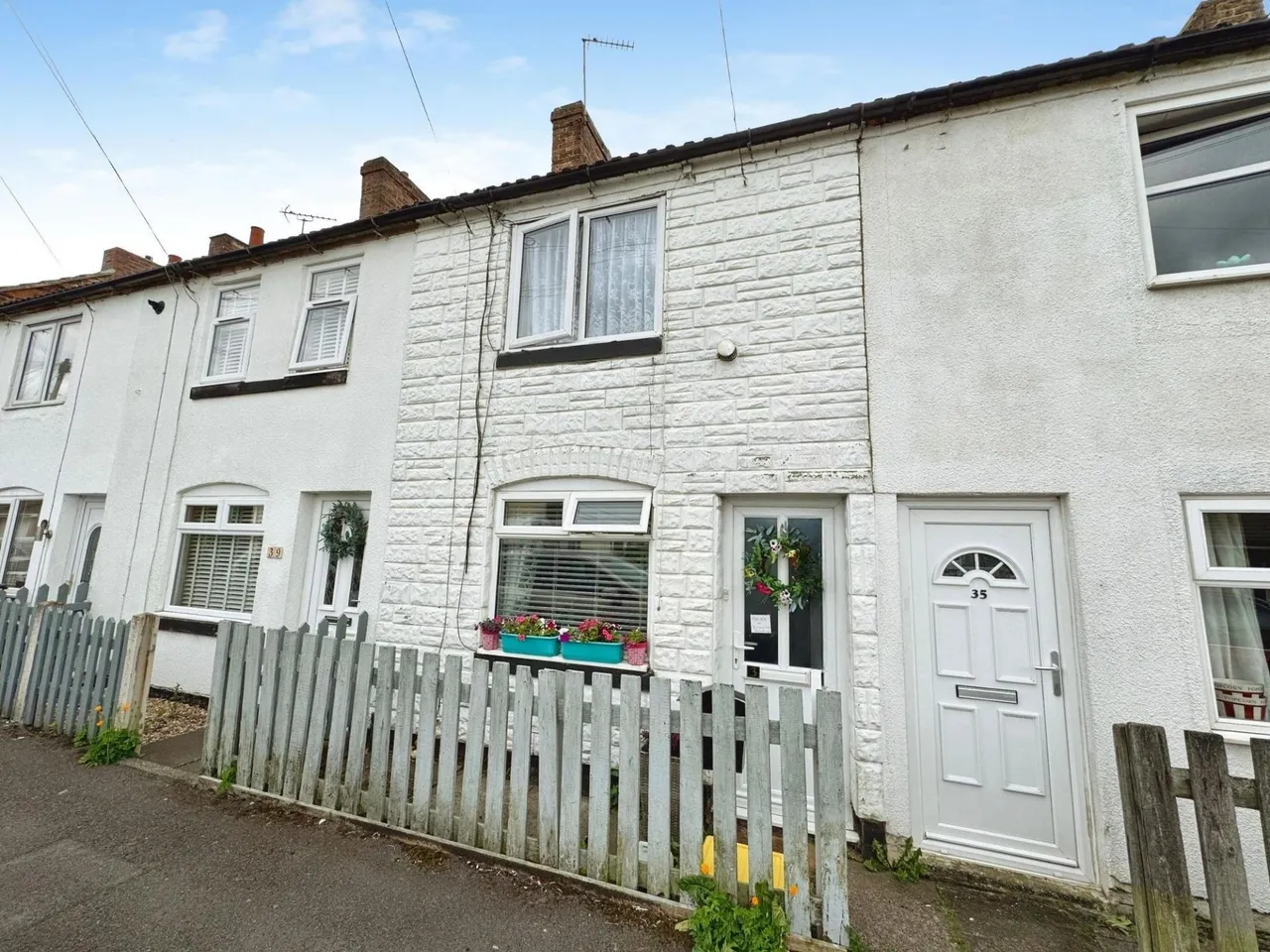 2 bed house for sale, Hall Street, Church Gresley, DE11