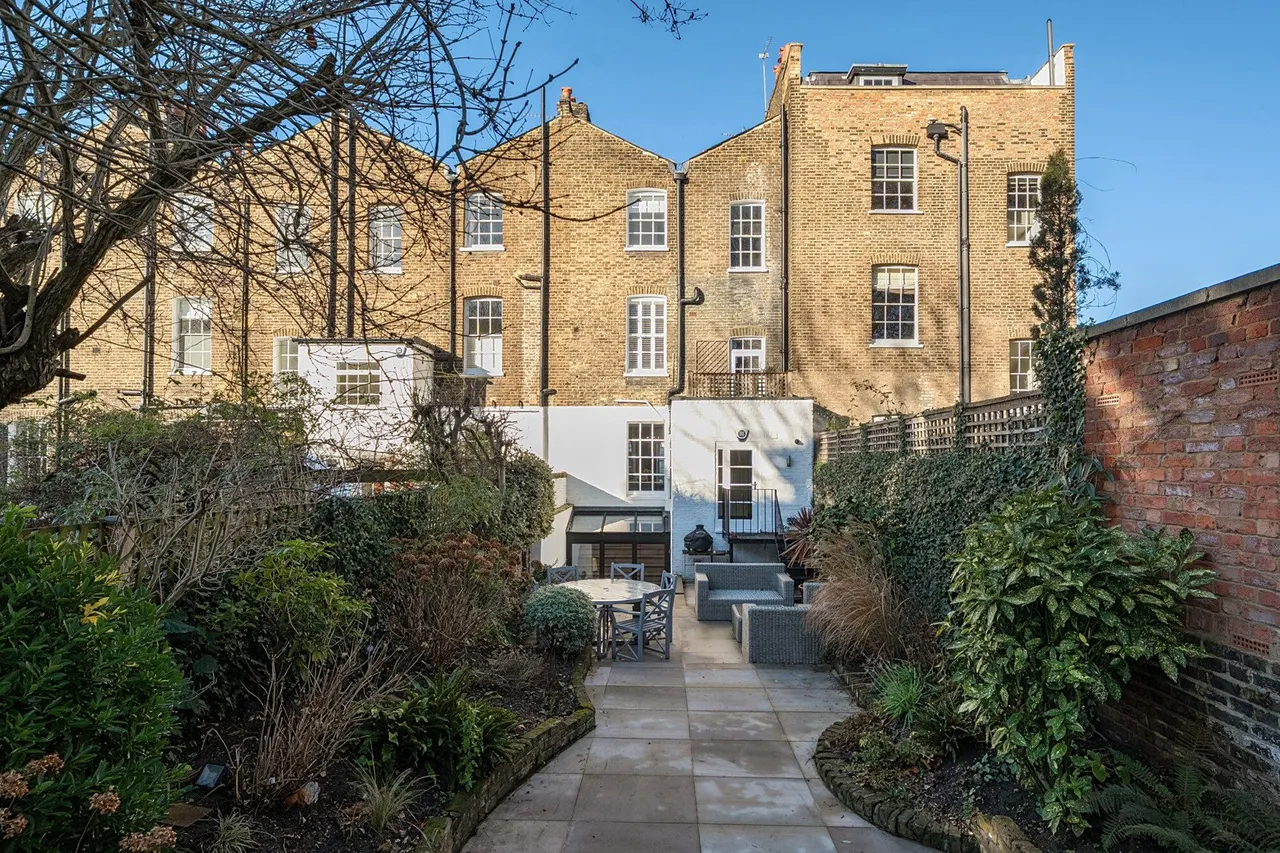 Burney Street, SE10, photo 29