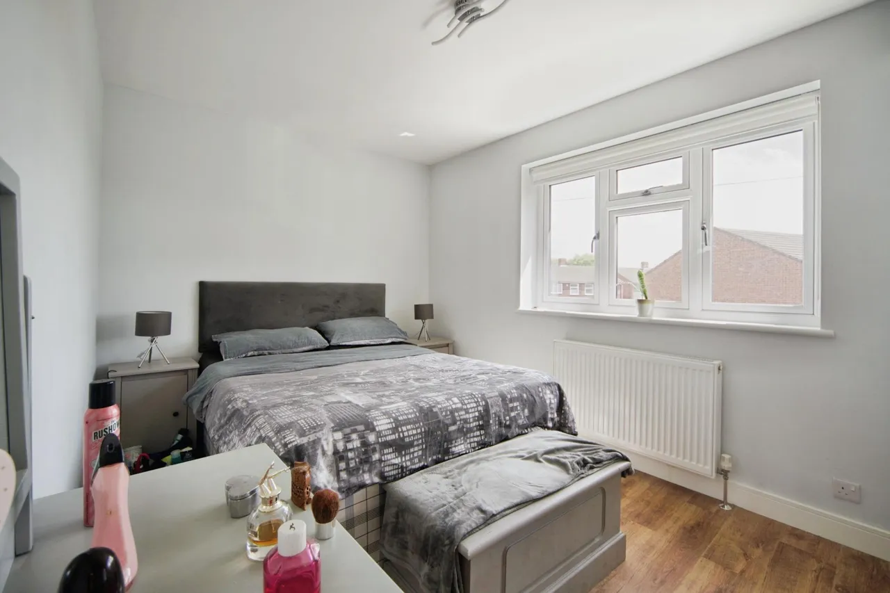 Beverley Close, London, N21, photo 9