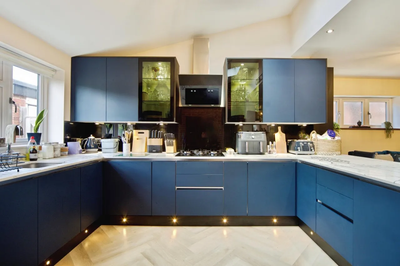 Beverley Close, London, N21, photo 6