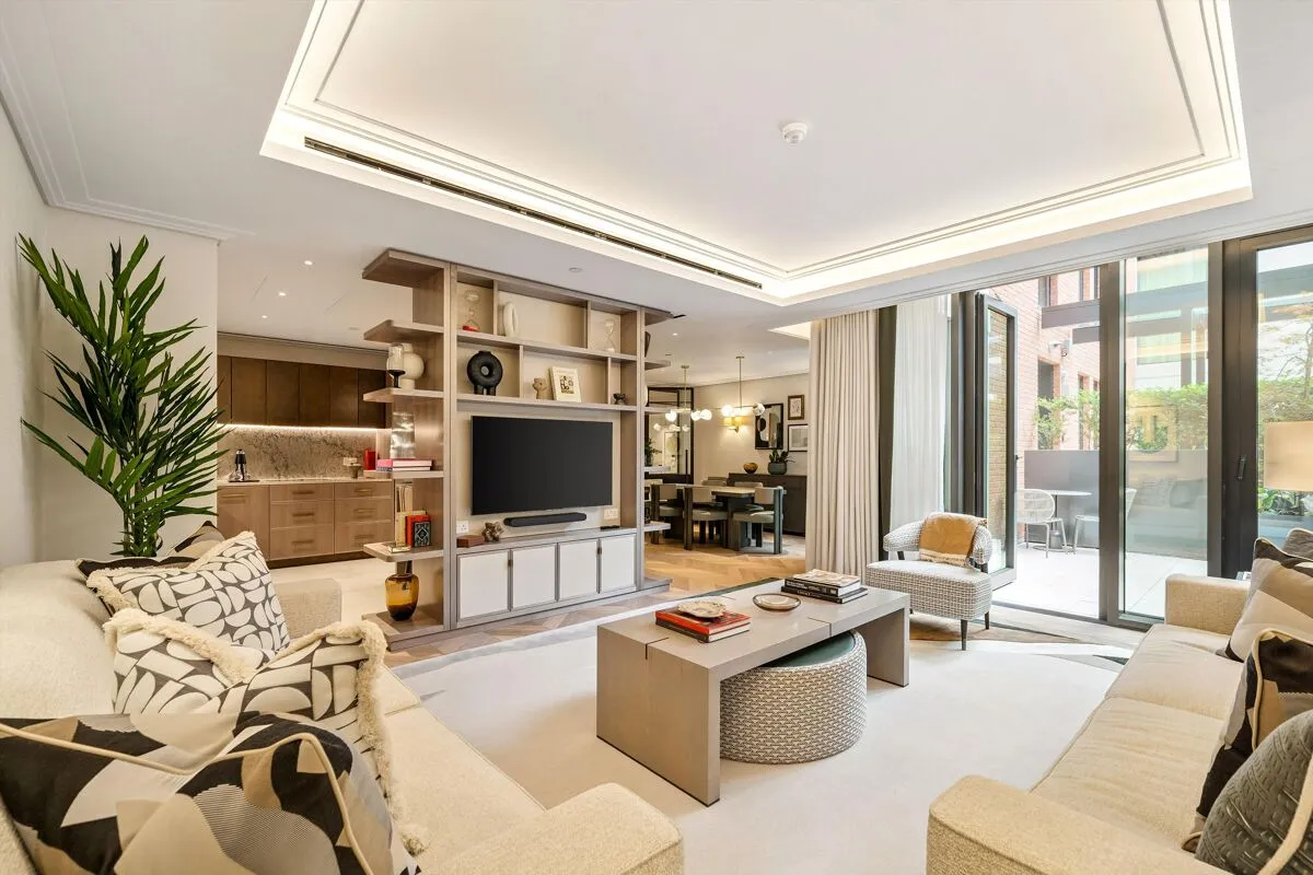 3 bed flat to rent, Basil Street, London, SW3