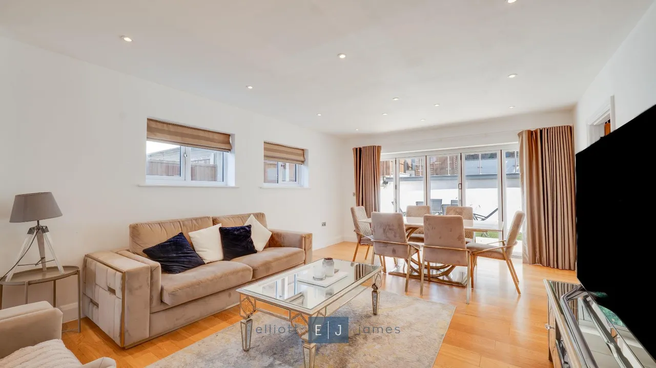 Summerfield Road, Loughton, photo 5
