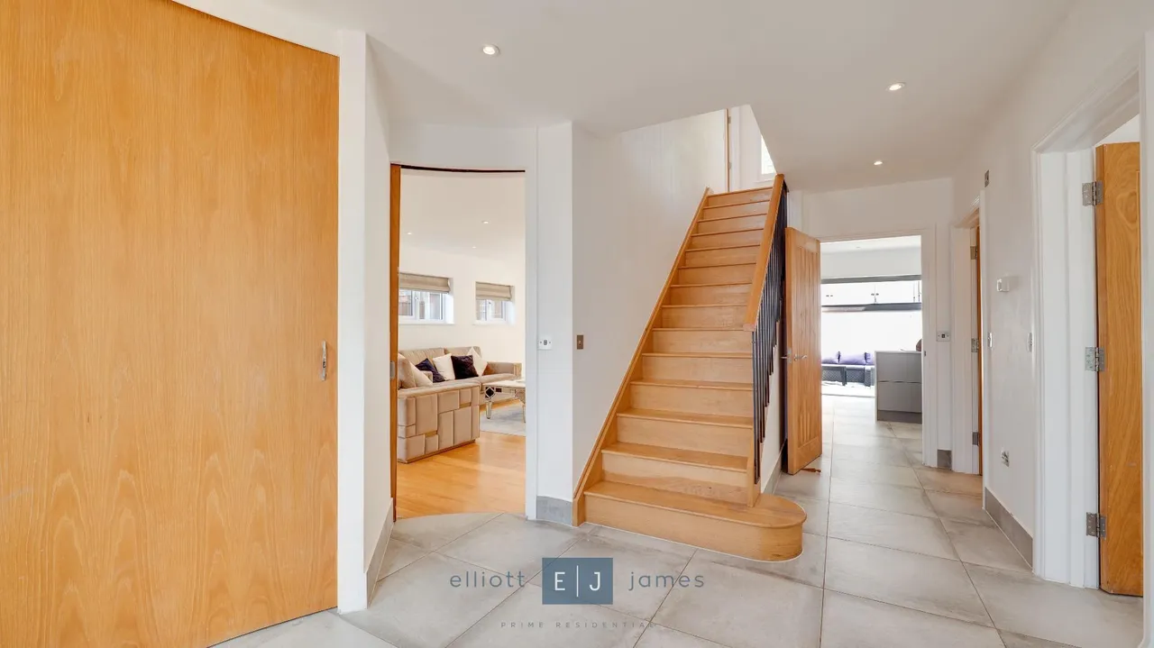 Summerfield Road, Loughton, photo 4