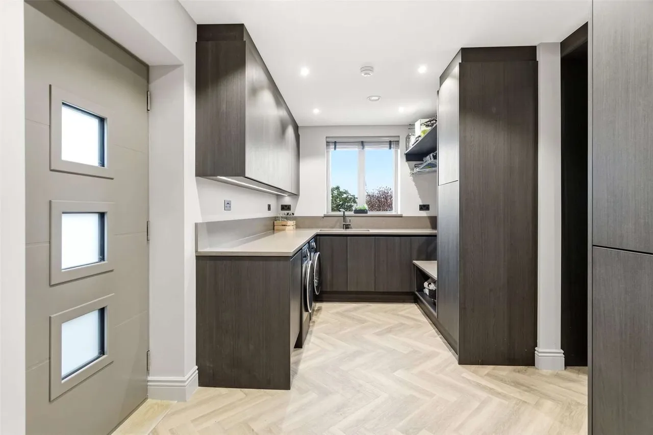 Hillcrest Road, Loughton, Essex, IG10 4QH, photo 8