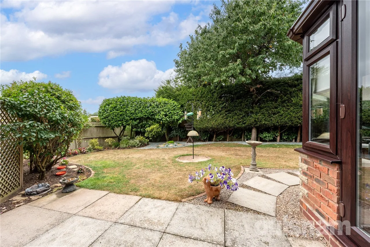 Chesterton Close, Hunt End, Redditch, Worcestershire, B97 5XS, photo 21
