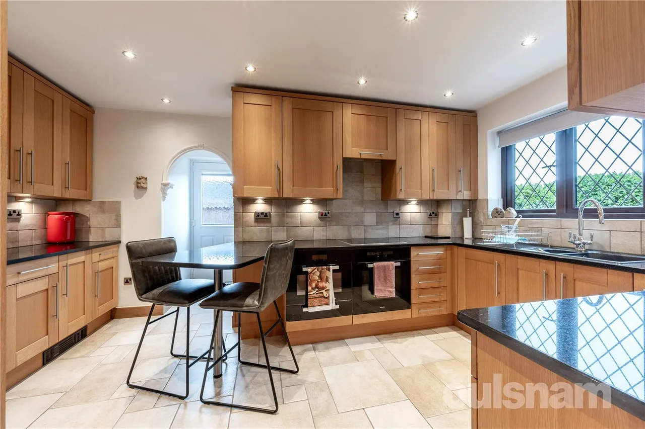 Chesterton Close, Hunt End, Redditch, Worcestershire, B97 5XS, photo 4
