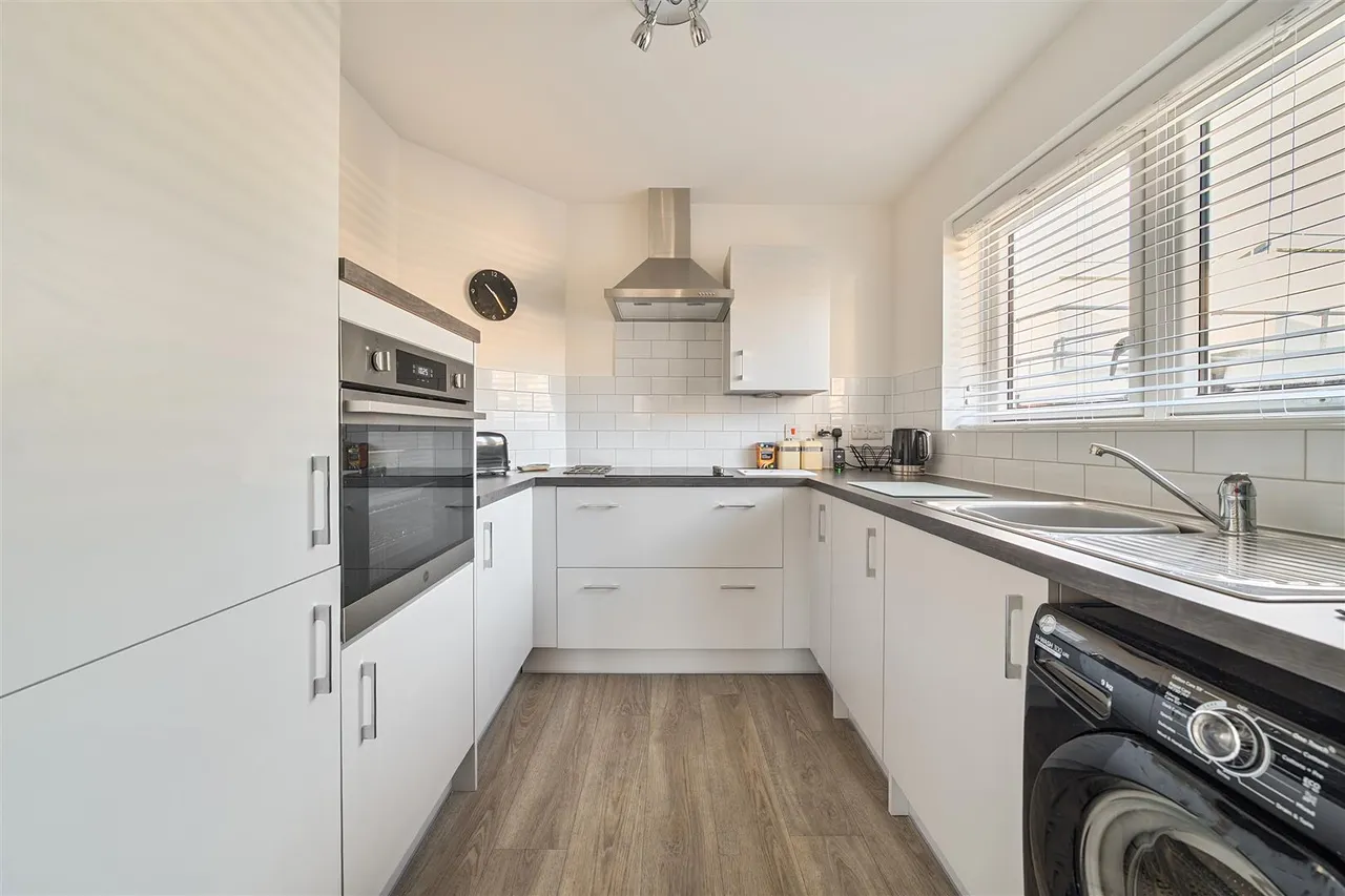 London Road, Basingstoke, RG21, photo 2