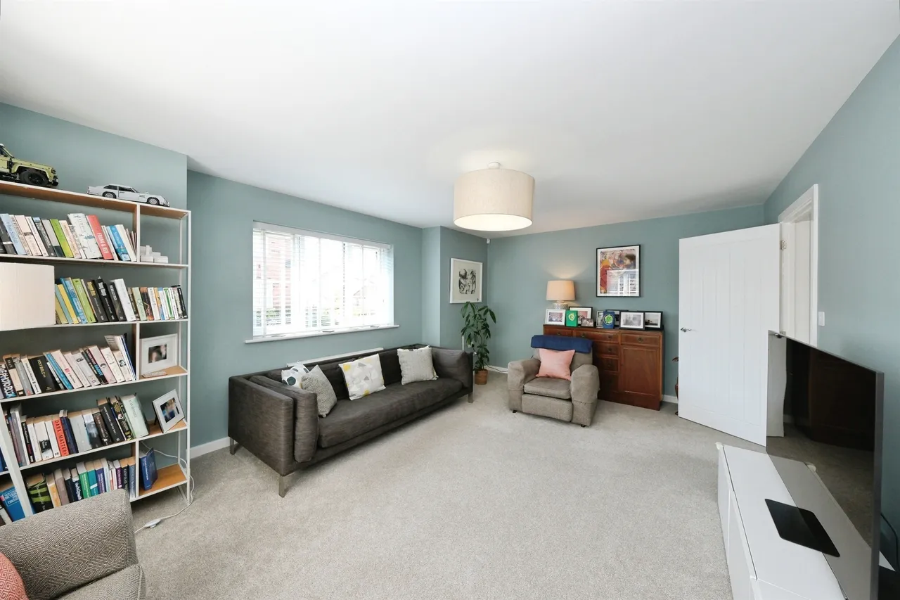 Willow Drive, Shireoaks, S81, photo 3