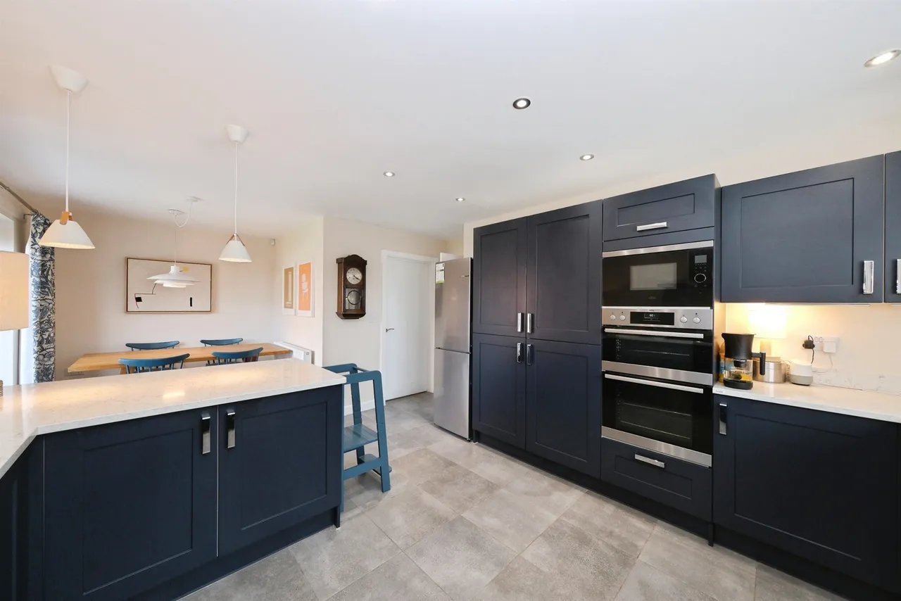 Willow Drive, Shireoaks, S81, photo 5