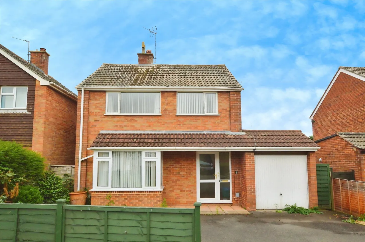 3 bed property for sale — Bloomfield Close, Taunton, Somerset, TA1