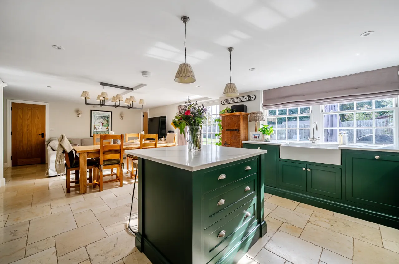 Pankridge Street, Crondall, Farnham, Hampshire, GU10 5QU, photo 4