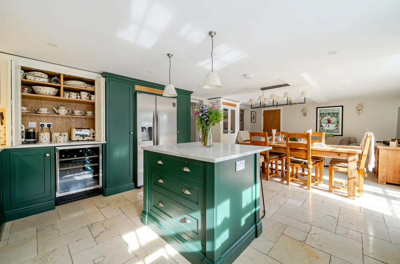Pankridge Street, Crondall, Farnham, Hampshire, GU10 5QU, photo 5