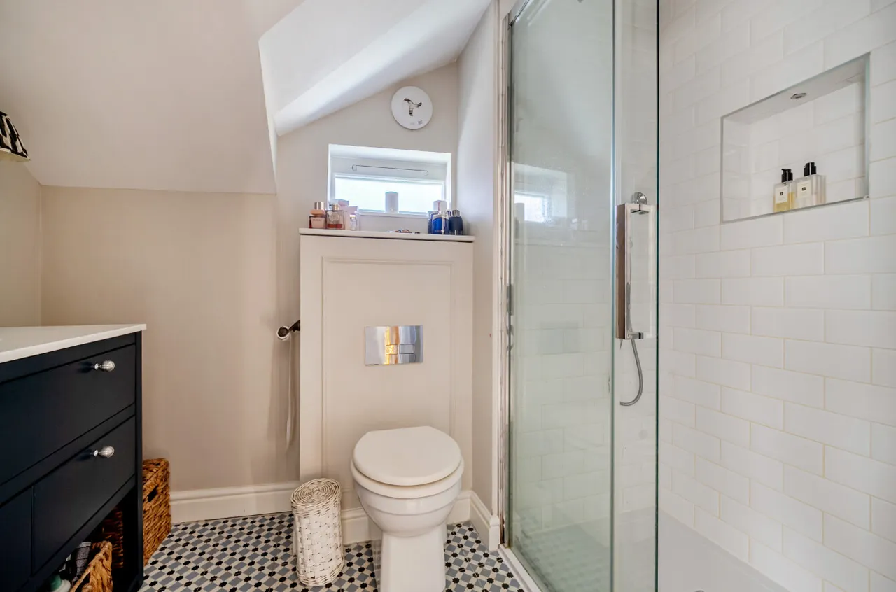 Pankridge Street, Crondall, Farnham, Hampshire, GU10 5QU, photo 12