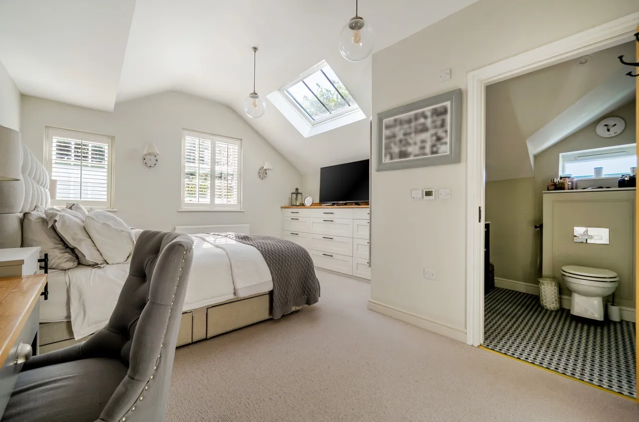 Pankridge Street, Crondall, Farnham, Hampshire, GU10 5QU, photo 11