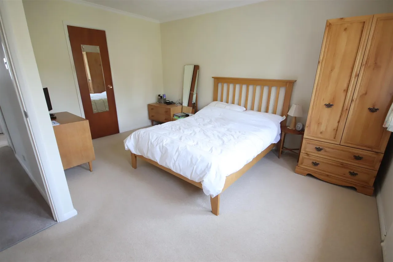 St. Peters Close, Chippenham, photo 9