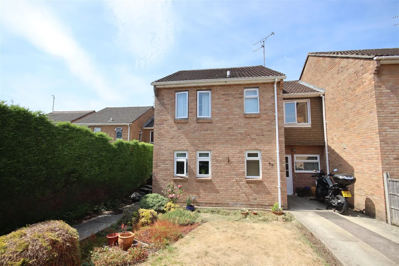 4 bed house for sale, St. Peters Close, Chippenham