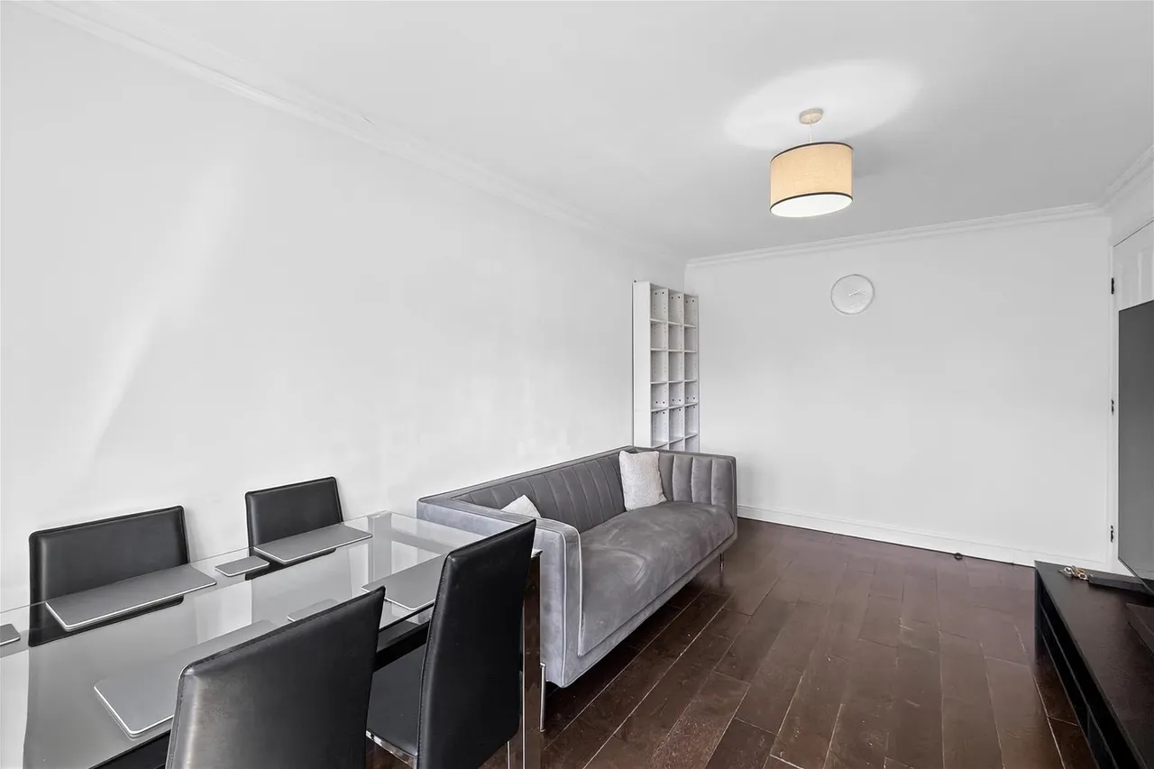Clarke Crescent, Hale, Cheshire WA15 8NP, photo 5