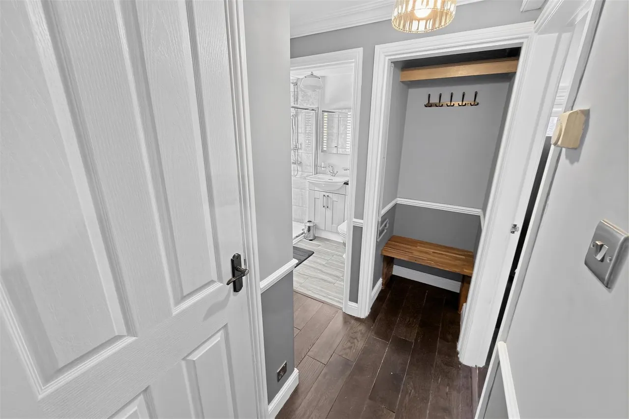 Clarke Crescent, Hale, Cheshire WA15 8NP, photo 10