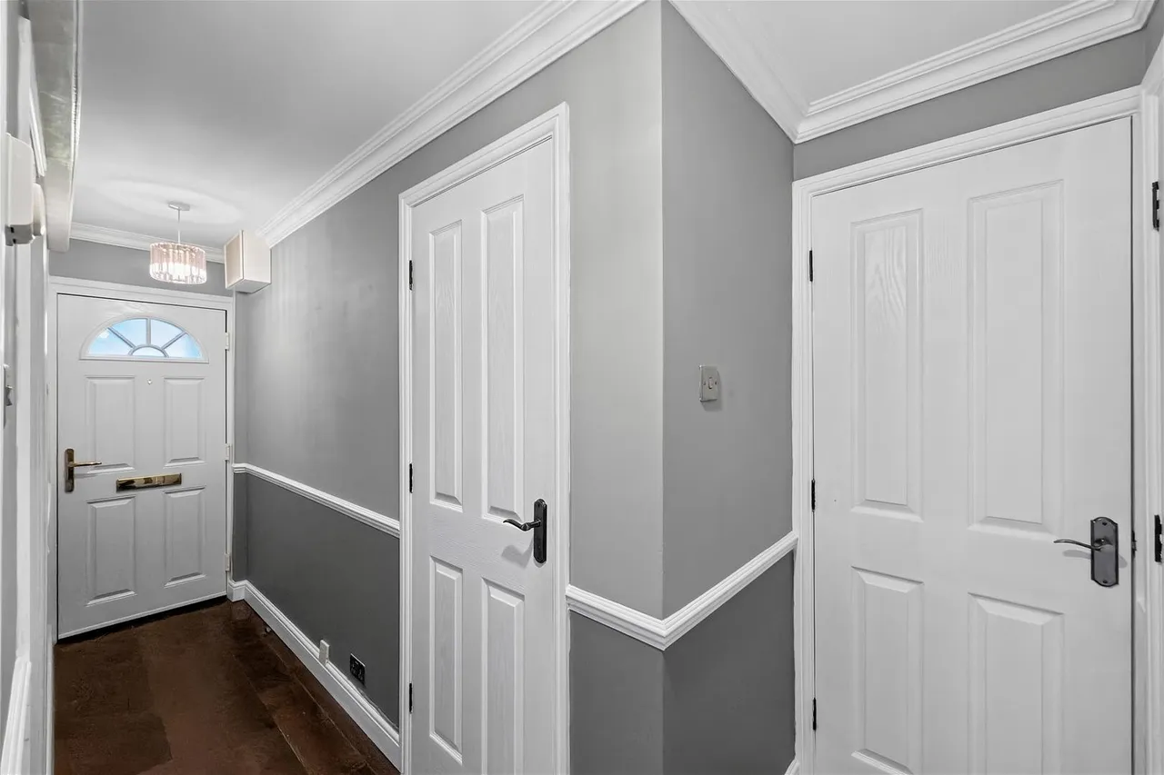 Clarke Crescent, Hale, Cheshire WA15 8NP, photo 9