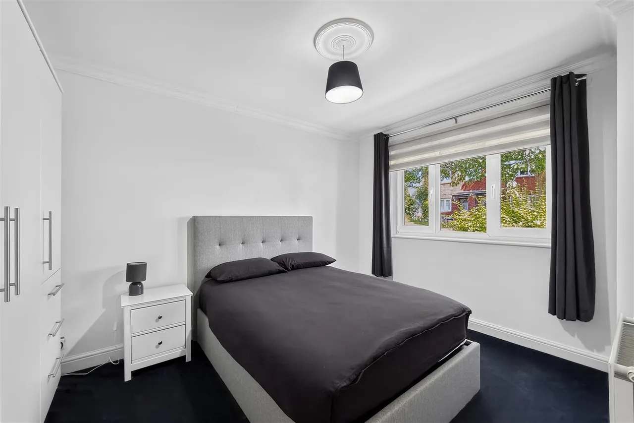 Clarke Crescent, Hale, Cheshire WA15 8NP, photo 6
