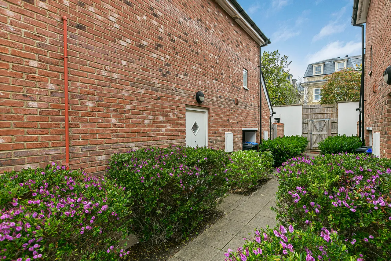 Great Charta Close, Englefield Green, TW20, photo 19