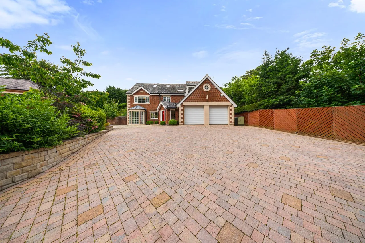6 bed house for sale, Thorp, Royton, OL2