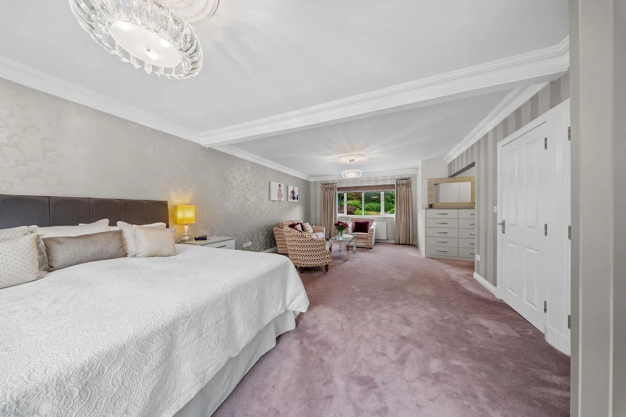 Thorp, Royton, OL2, photo 23